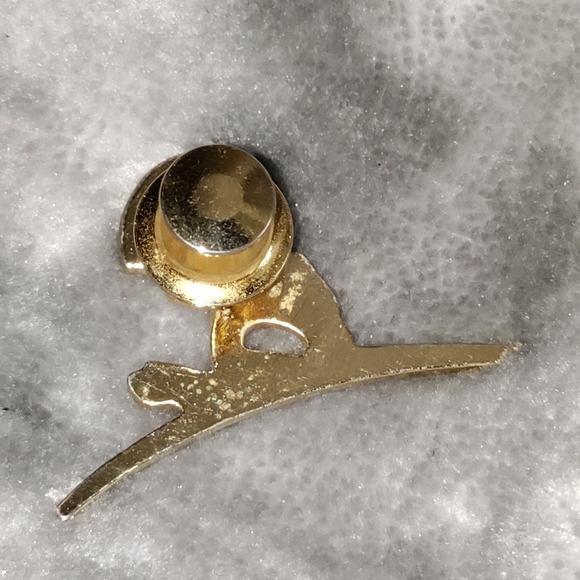 Vtg Praying Child Lapel pin - Picture 2 of 3